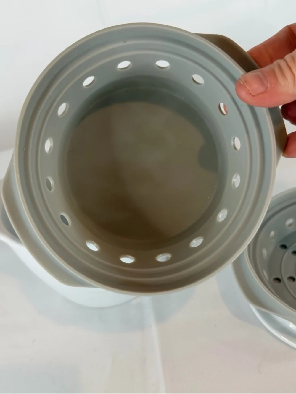 PAMPERED CHEF Breakfast Sandwich Maker Microwave Egg Cooker Ceramic Silicone
